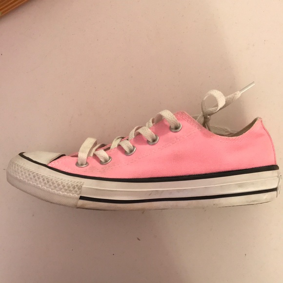 Light pink converse - Picture 2 of 5